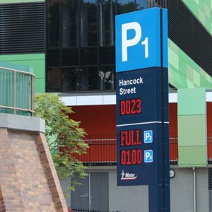 New car parking signage helps patients find available car parks